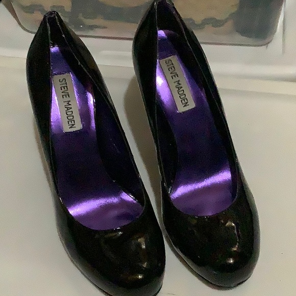 Steve Madden Trinitie Patent Leather Pump - Picture 6 of 14